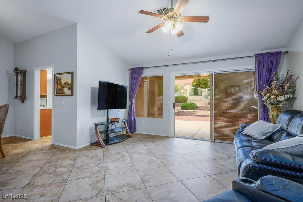 9325 Yucca Blossom, Las Vegas, NV 89134