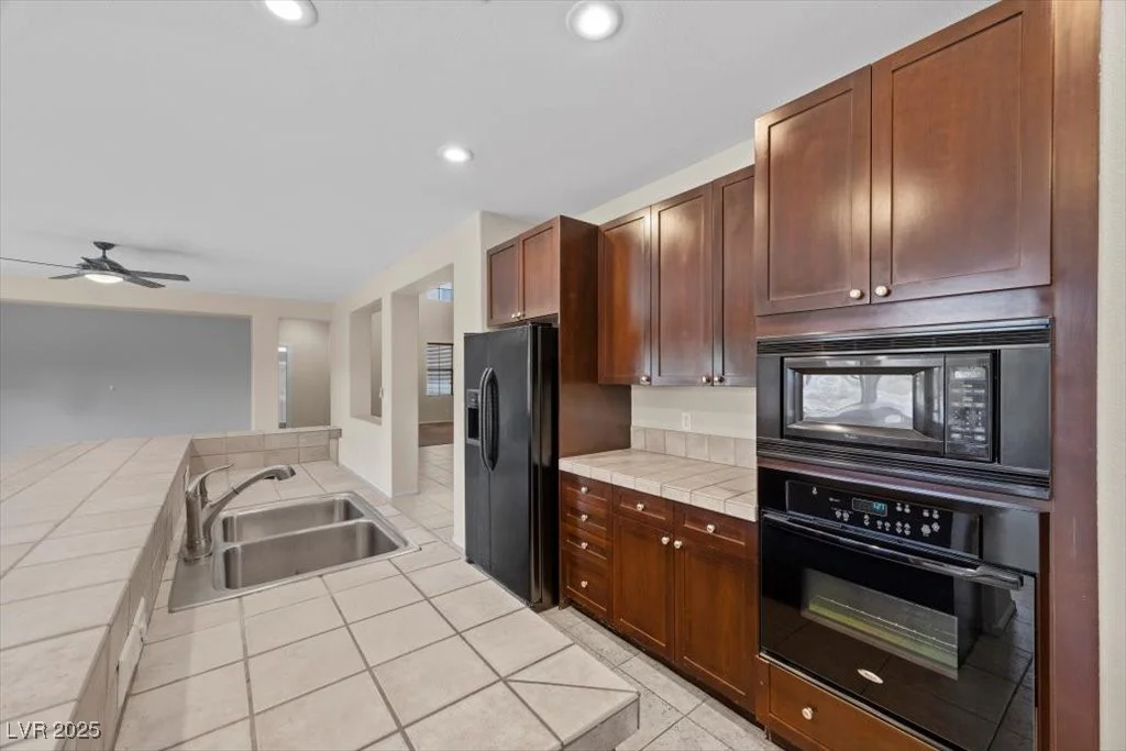 489 Wendover Hills, Las Vegas, NV 89123