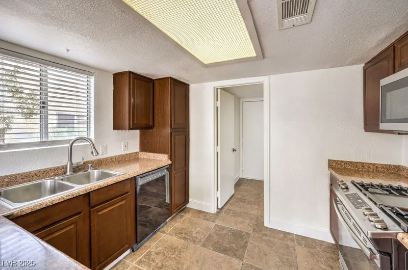 8132 Hydra, Las Vegas, NV 89128