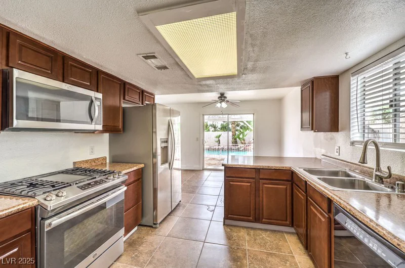 8132 Hydra, Las Vegas, NV 89128