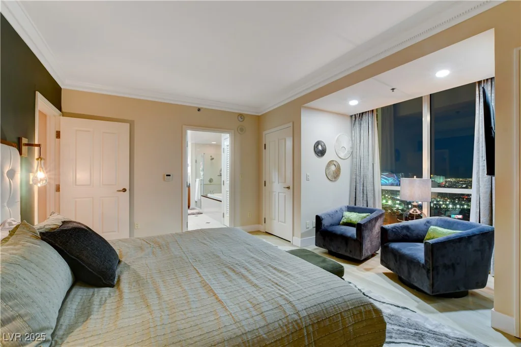 145 Harmon, Las Vegas, NV 89109