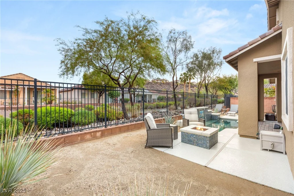 2116 Canvas Edge, Henderson, NV 89044