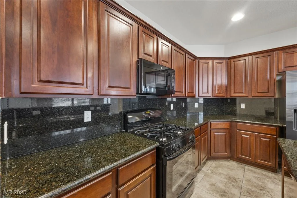 924 Crescent Falls, Henderson, NV 89011