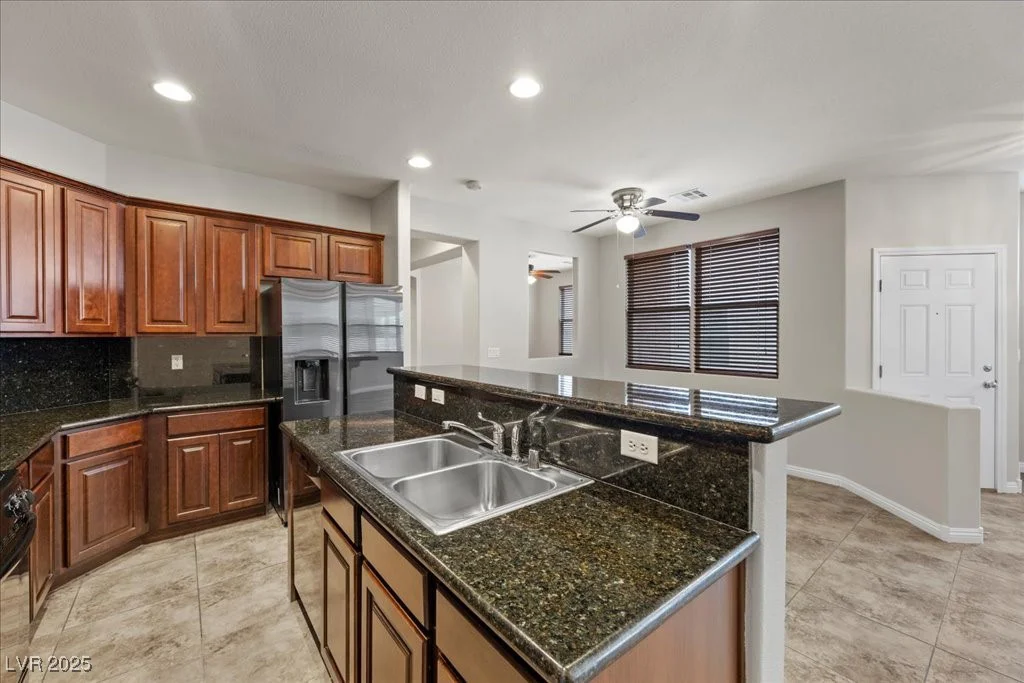 924 Crescent Falls, Henderson, NV 89011