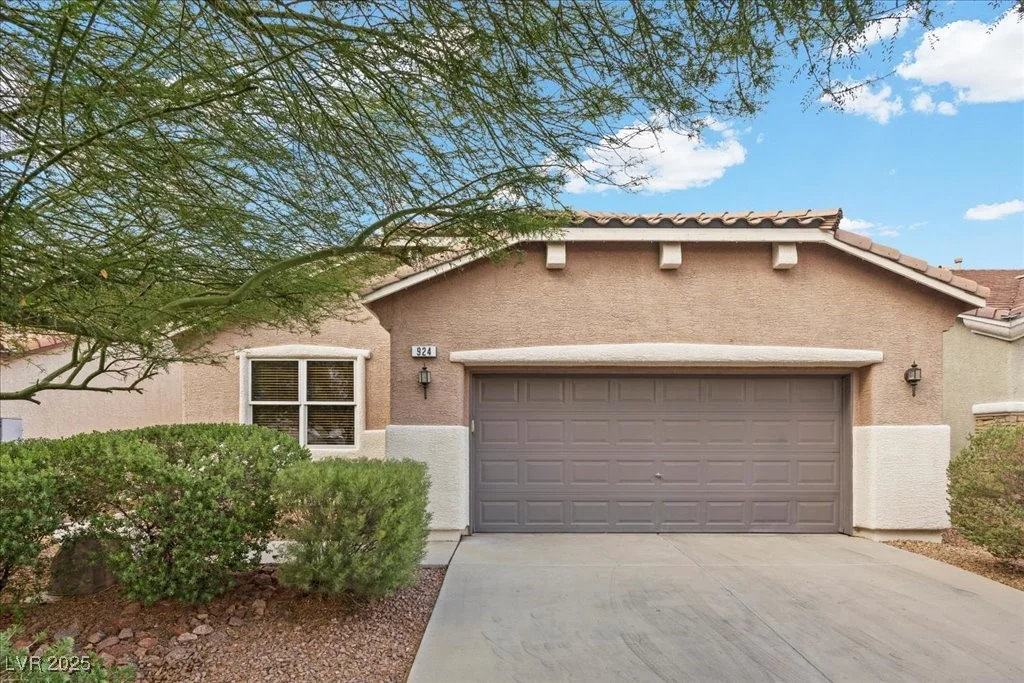 924 Crescent Falls, Henderson, NV 89011