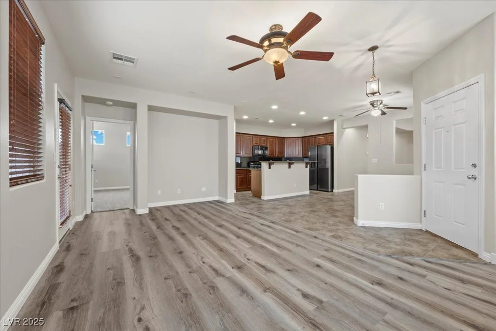 924 Crescent Falls, Henderson, NV 89011