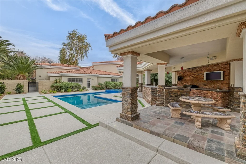 81 Quail Run, Henderson, NV 89014