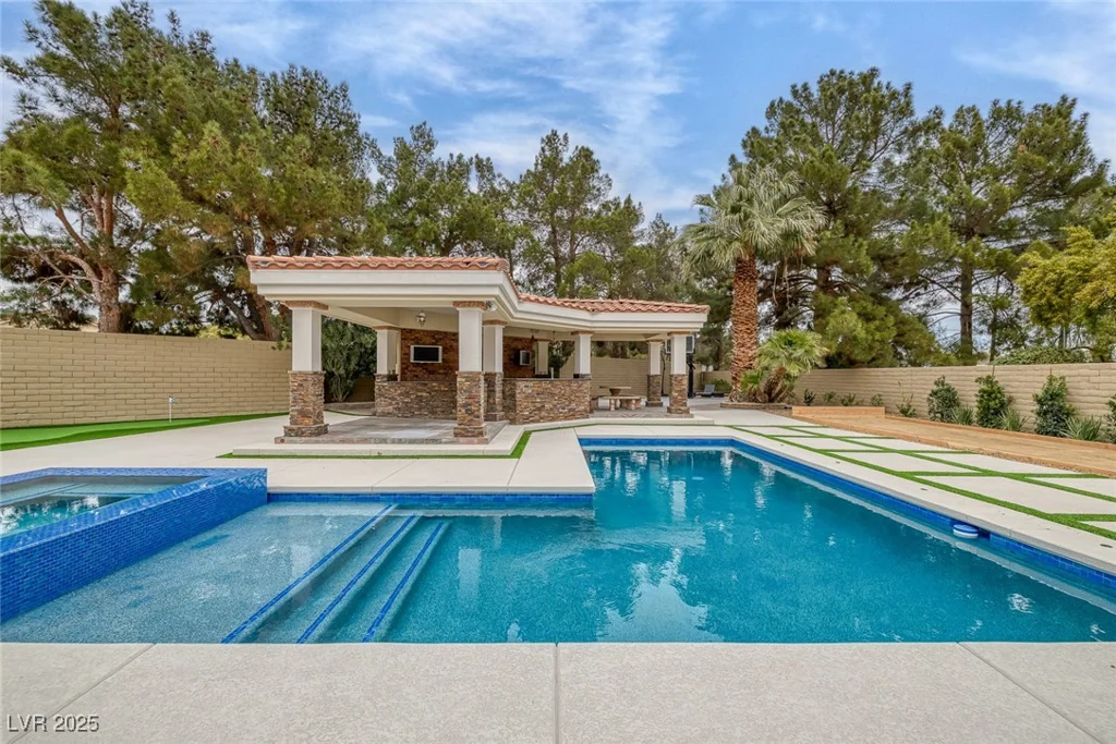 81 Quail Run, Henderson, NV 89014