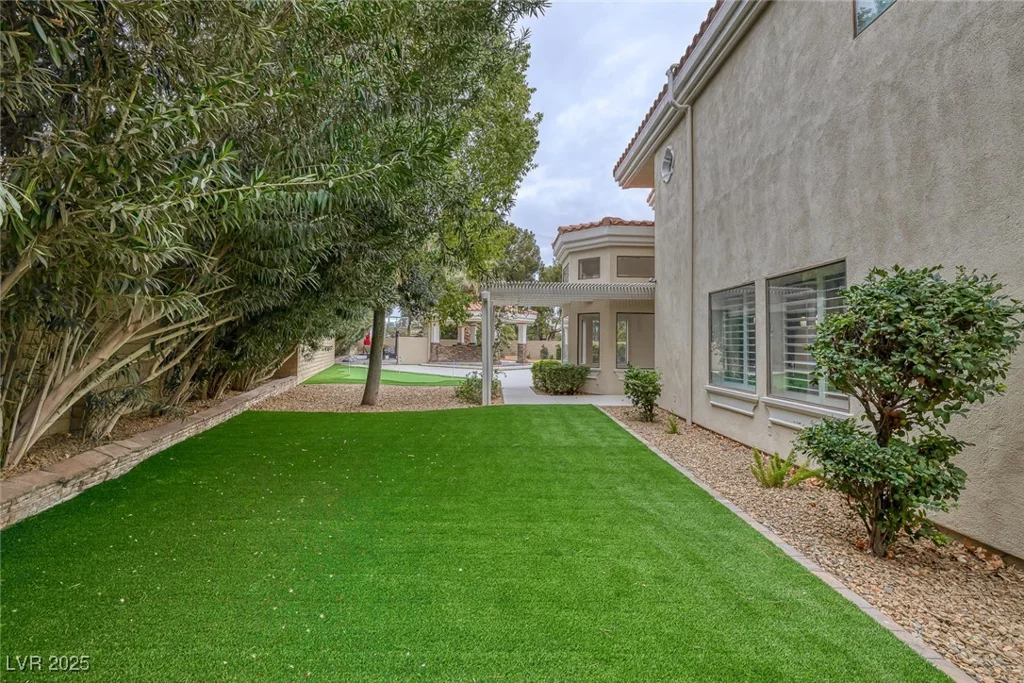 81 Quail Run, Henderson, NV 89014