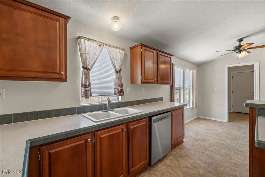 790 Alaska, Pahrump, NV 89060