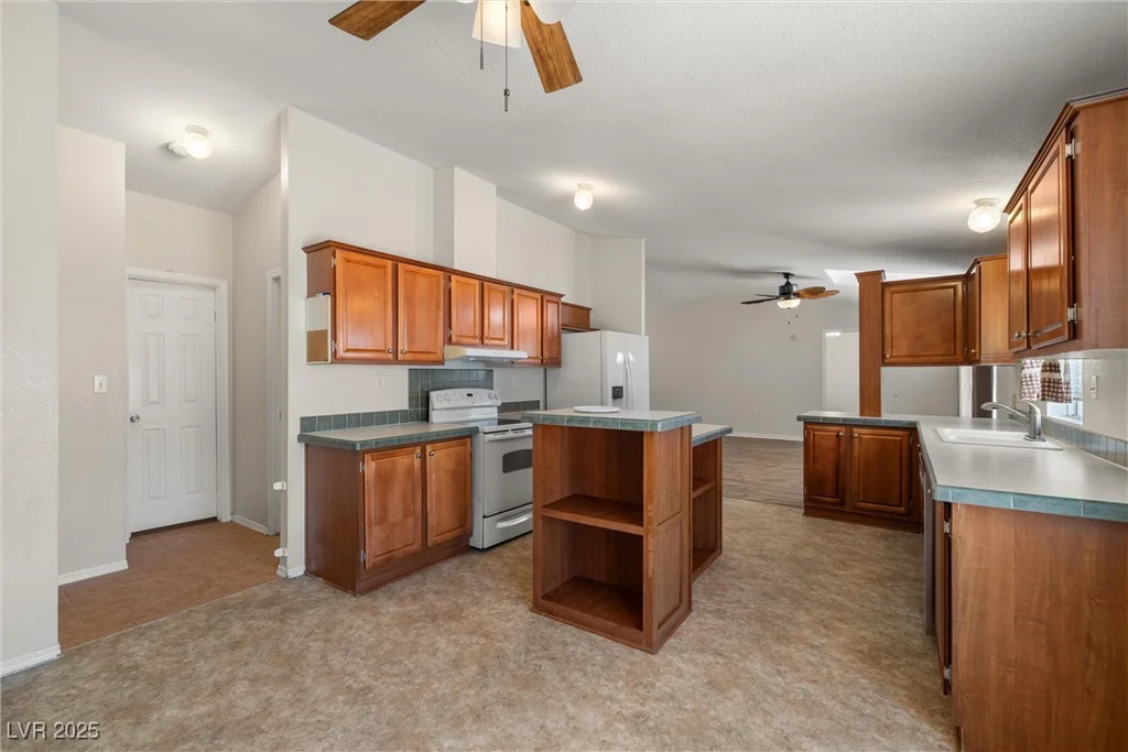 790 Alaska, Pahrump, NV 89060