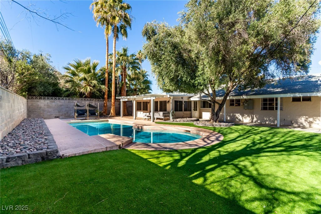 2617 Mason, Las Vegas, NV 89102