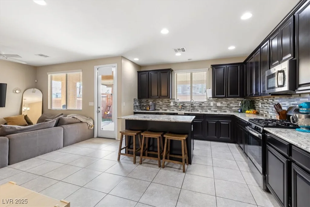 6301 Beavertail Pond, Las Vegas, NV 89122