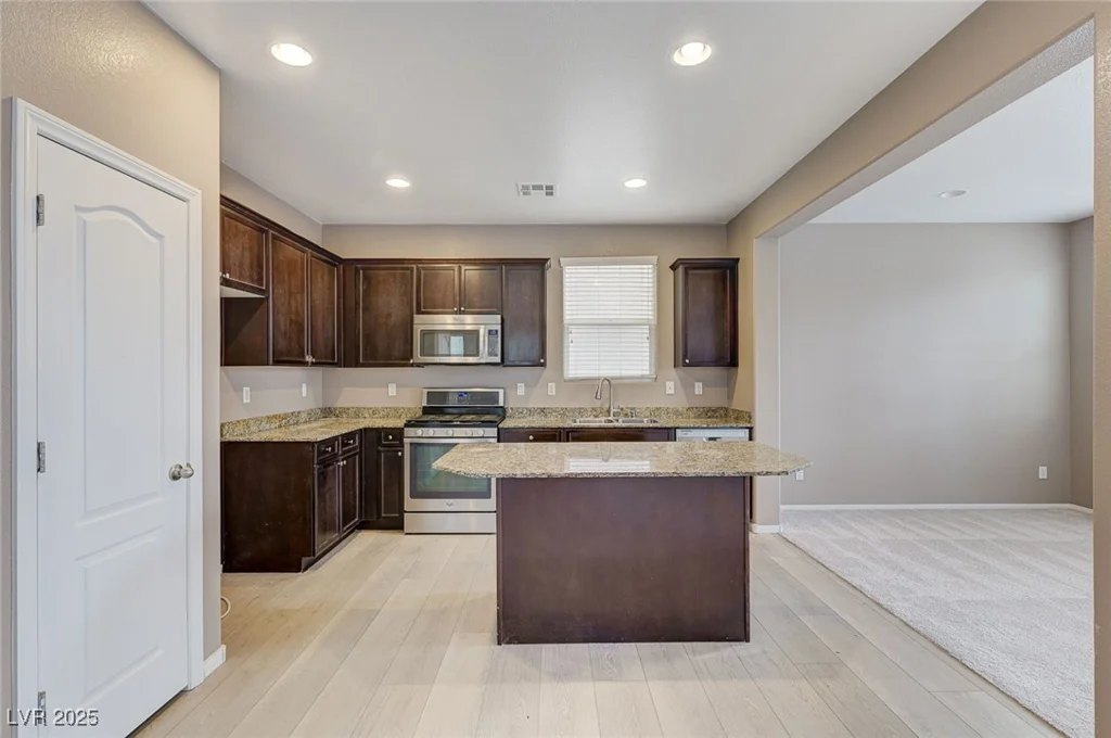 7534 Earnshaw, Las Vegas, NV 89179