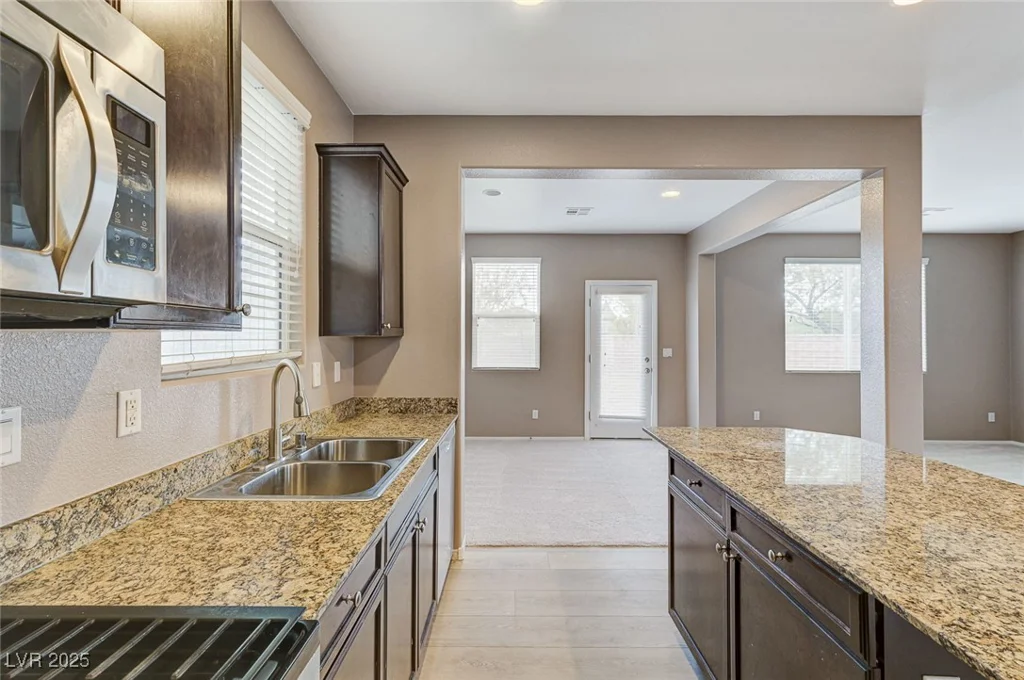 7534 Earnshaw, Las Vegas, NV 89179