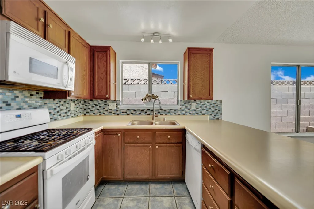 1676 Divinity, Las Vegas, NV 89142