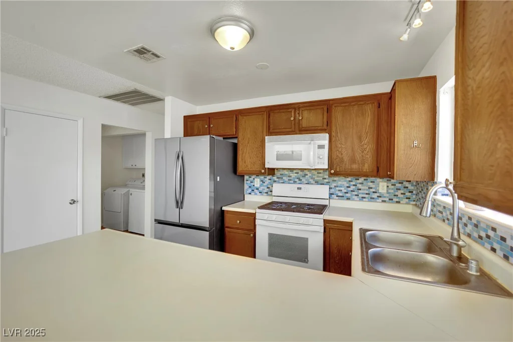 1676 Divinity, Las Vegas, NV 89142