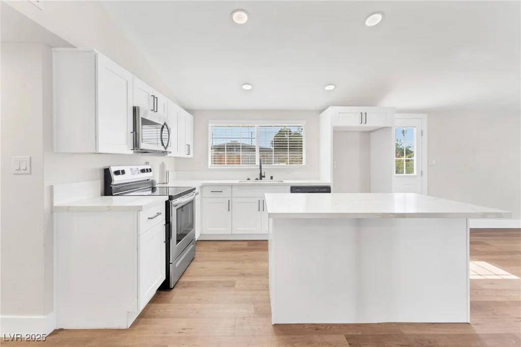 705 Pelican, Las Vegas, NV 89107