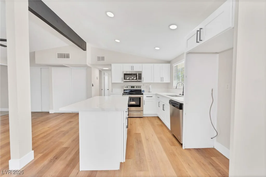 705 Pelican, Las Vegas, NV 89107