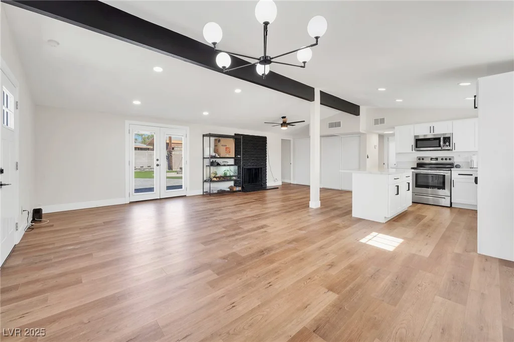 705 Pelican, Las Vegas, NV 89107