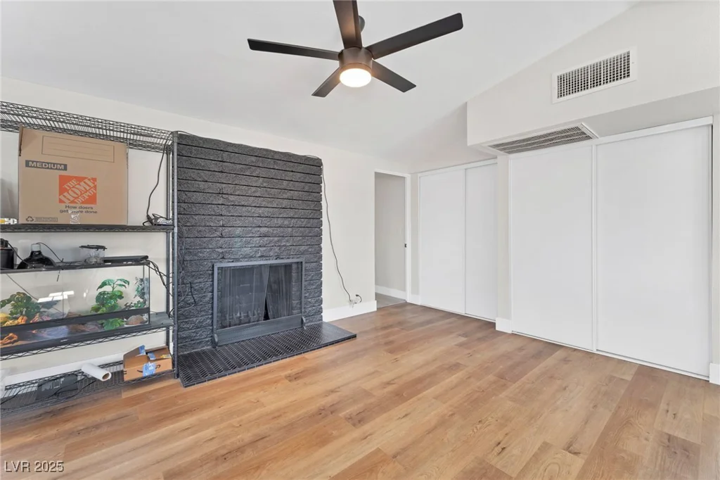 705 Pelican, Las Vegas, NV 89107