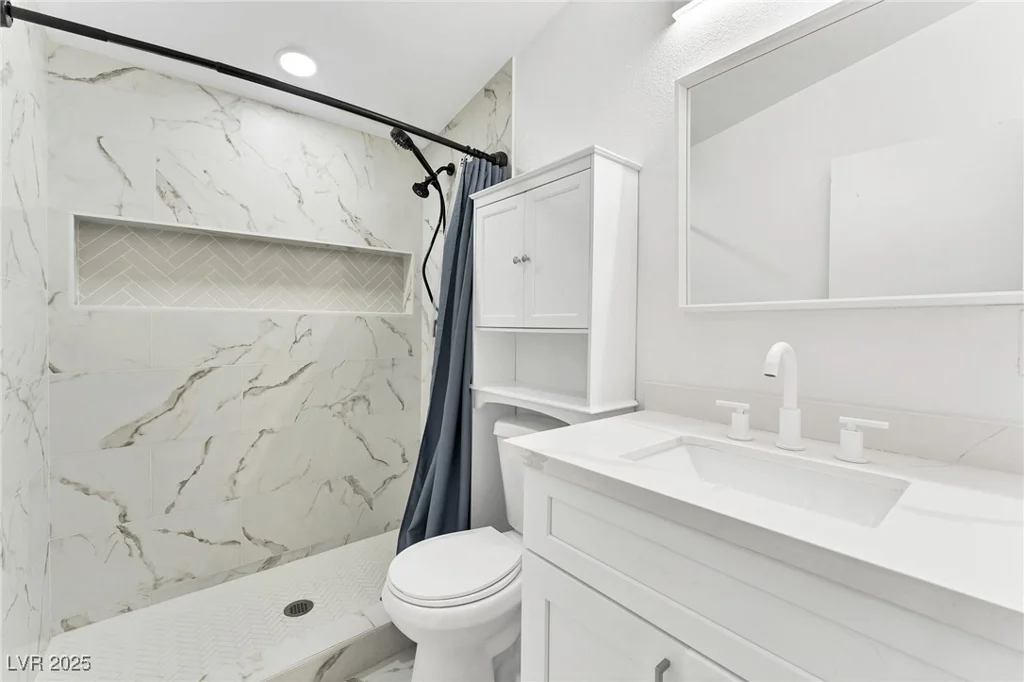 705 Pelican, Las Vegas, NV 89107