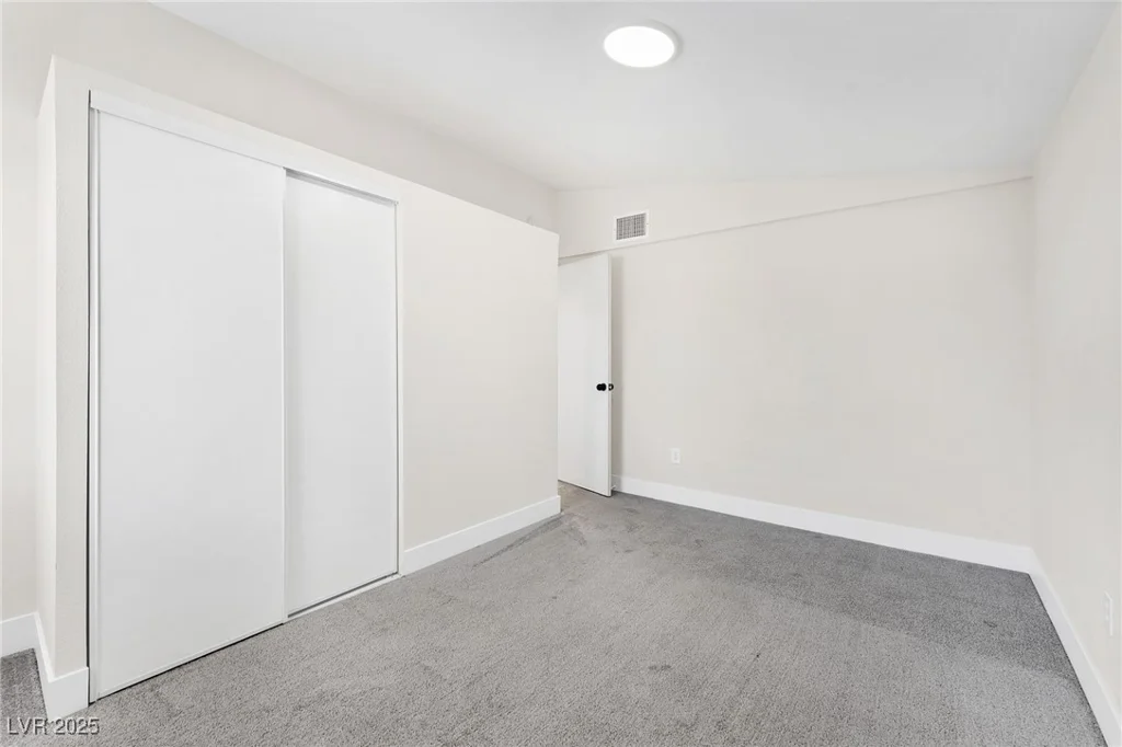 705 Pelican, Las Vegas, NV 89107