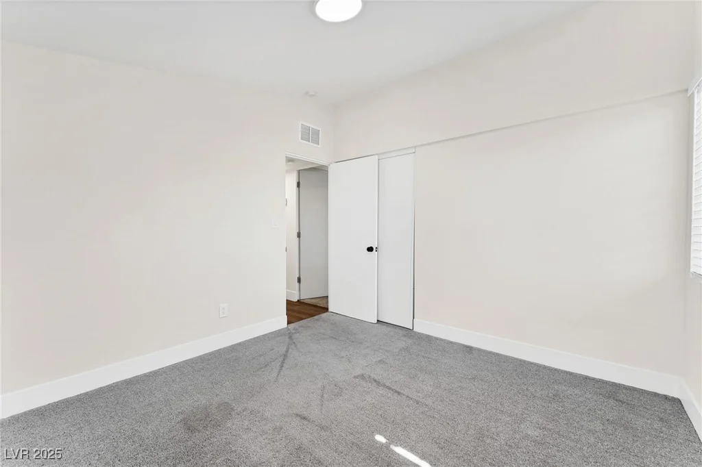 705 Pelican, Las Vegas, NV 89107