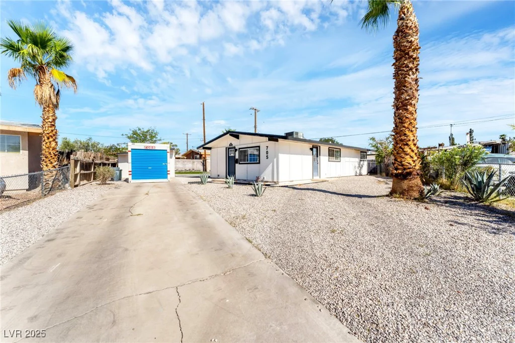 705 Pelican, Las Vegas, NV 89107