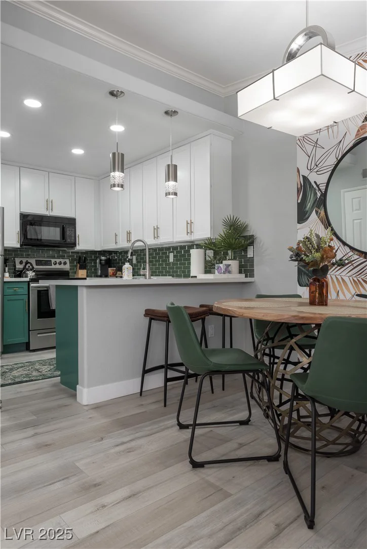 4400 Jones, Las Vegas, NV 89103