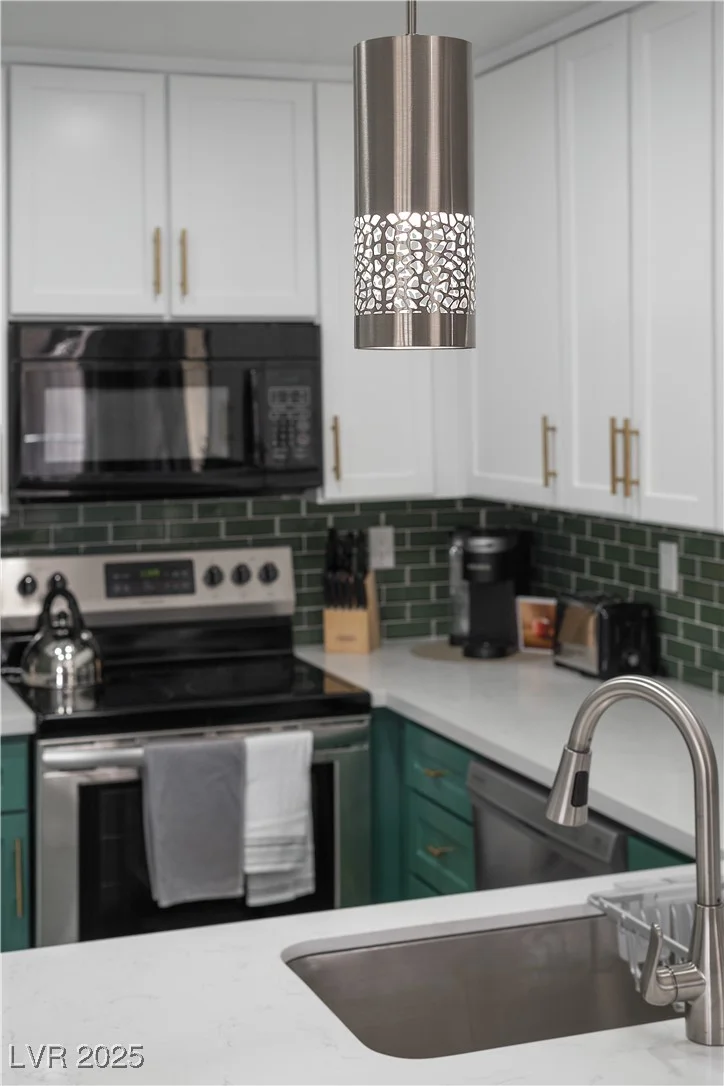 4400 Jones, Las Vegas, NV 89103