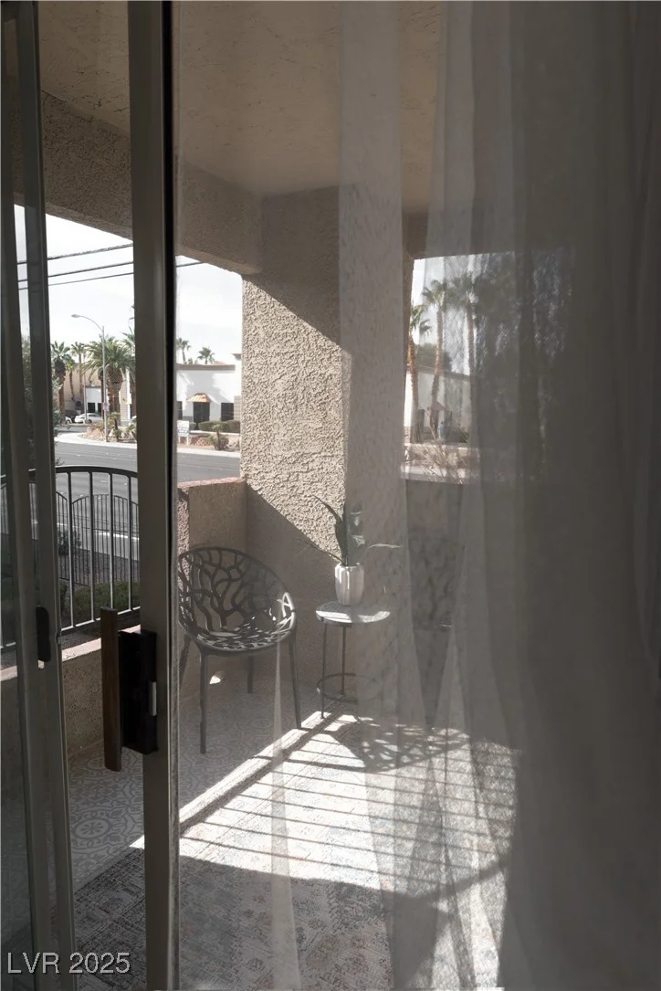 4400 Jones, Las Vegas, NV 89103