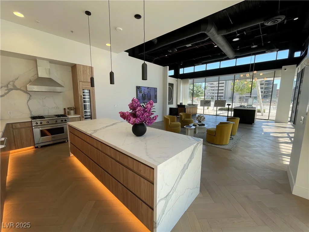700 Carson, Las Vegas, NV 89106