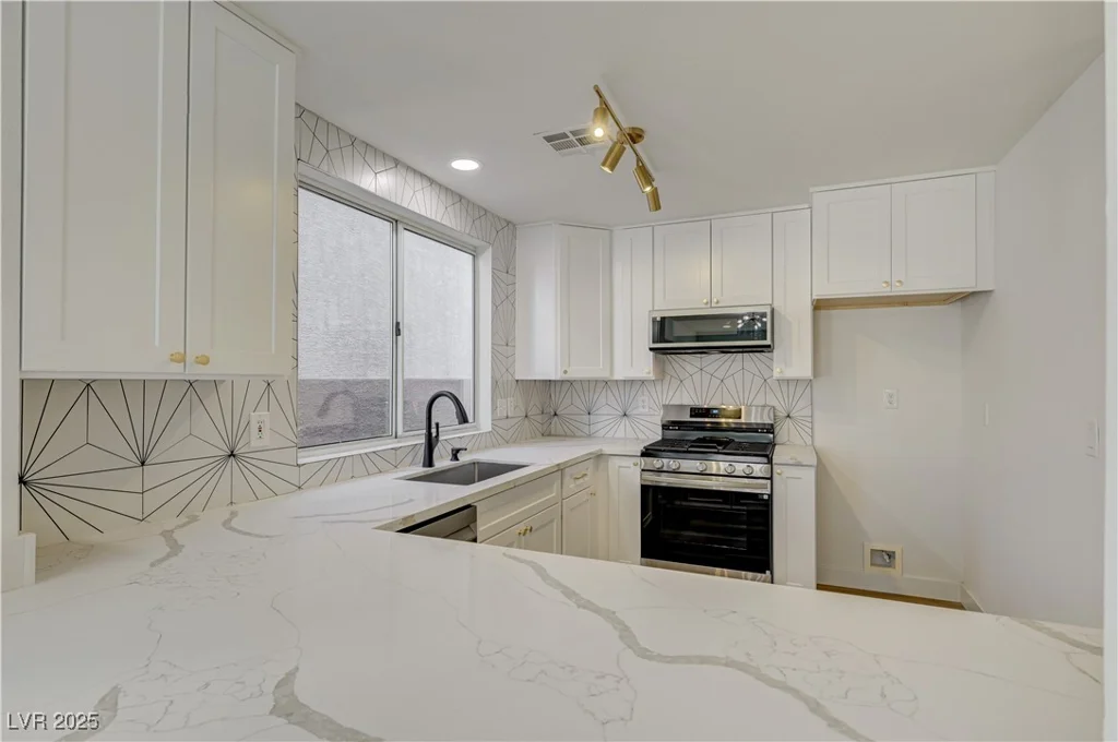22 Belle Essence, Las Vegas, NV 89123