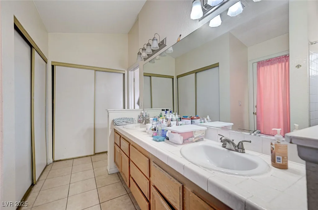 4112 Dove Creek, North Las Vegas, NV 89032