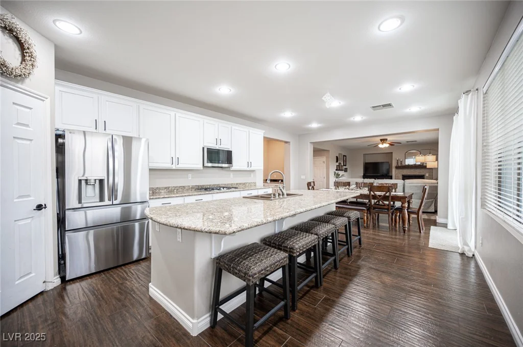 6937 Puetollano, North Las Vegas, NV 89084