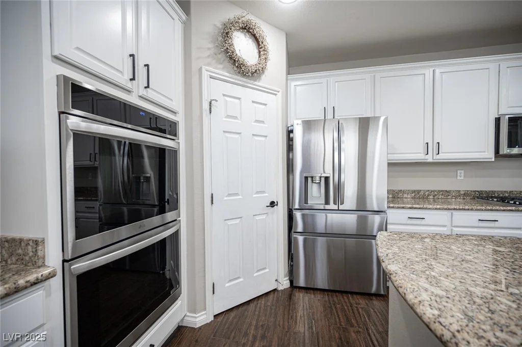 6937 Puetollano, North Las Vegas, NV 89084