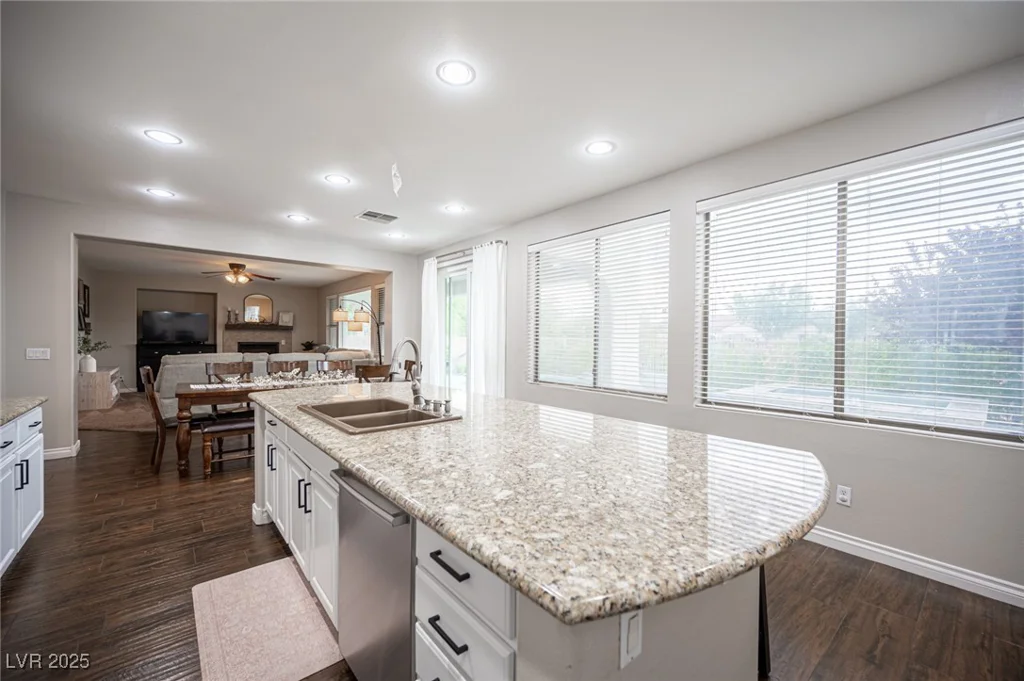 6937 Puetollano, North Las Vegas, NV 89084