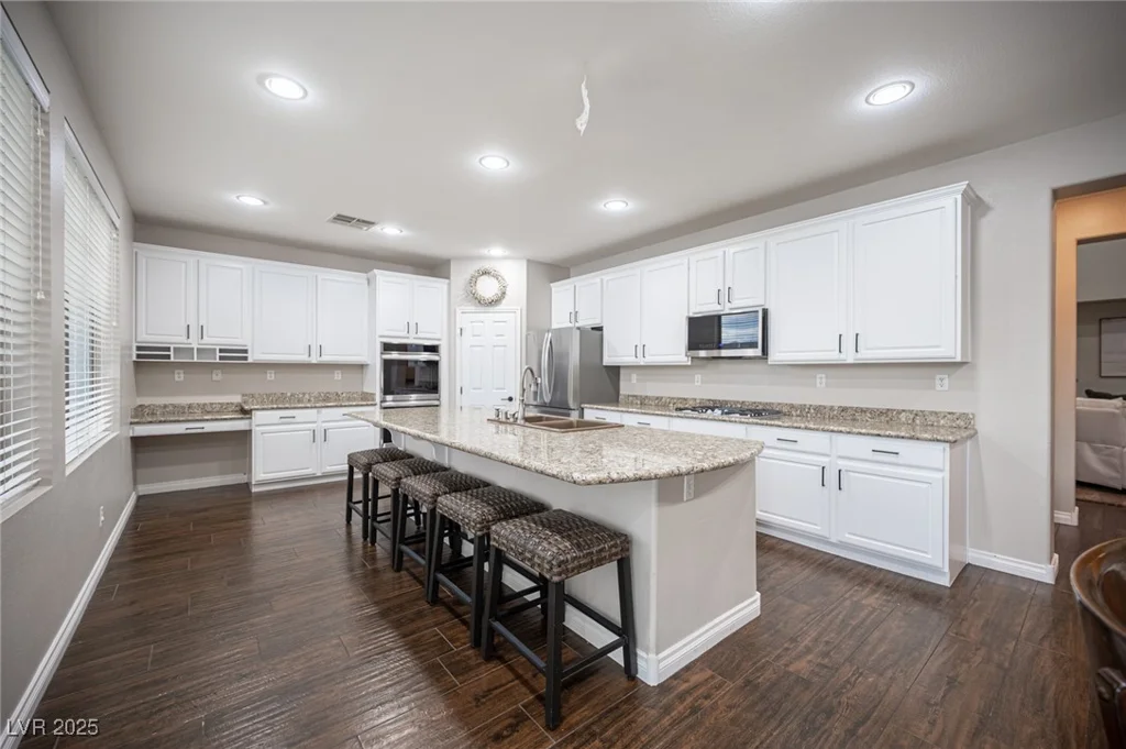 6937 Puetollano, North Las Vegas, NV 89084