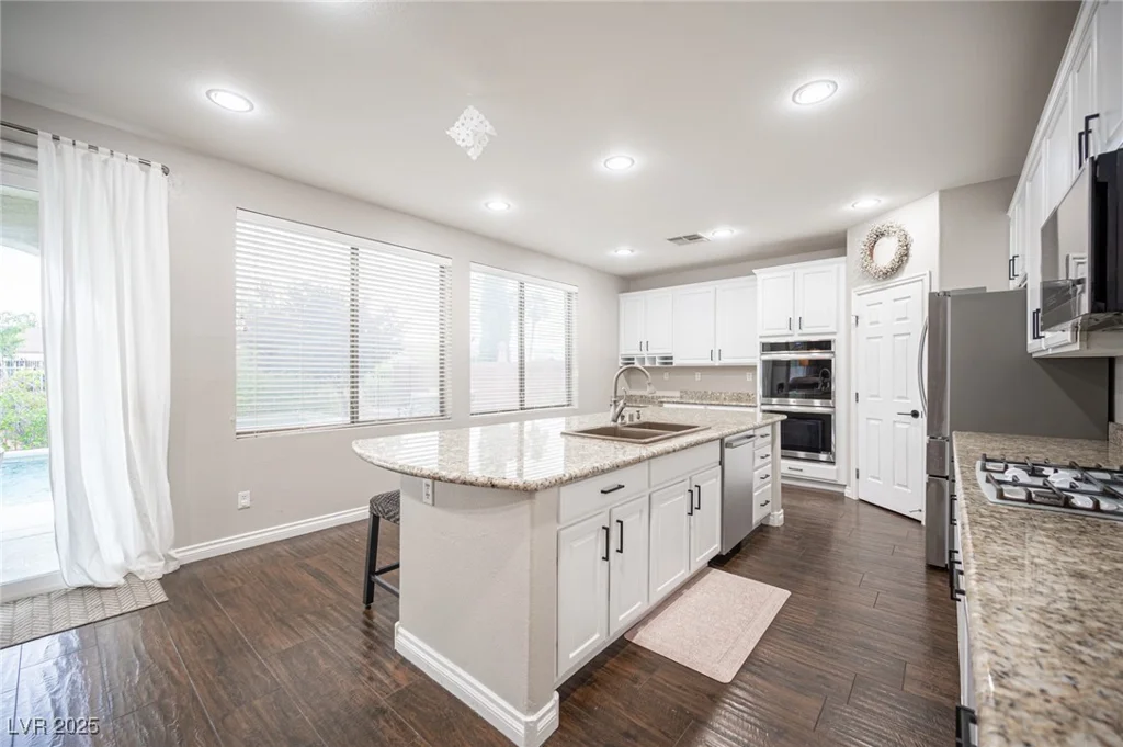 6937 Puetollano, North Las Vegas, NV 89084
