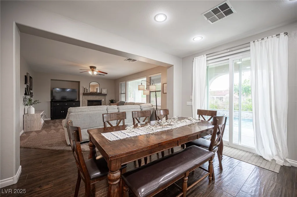 6937 Puetollano, North Las Vegas, NV 89084