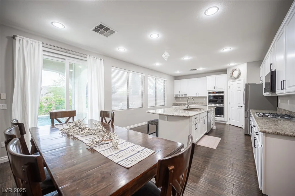 6937 Puetollano, North Las Vegas, NV 89084