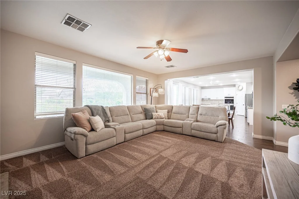 6937 Puetollano, North Las Vegas, NV 89084