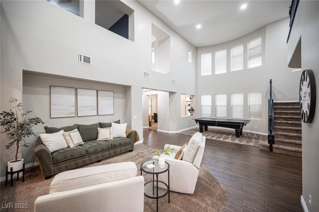 6937 Puetollano, North Las Vegas, NV 89084