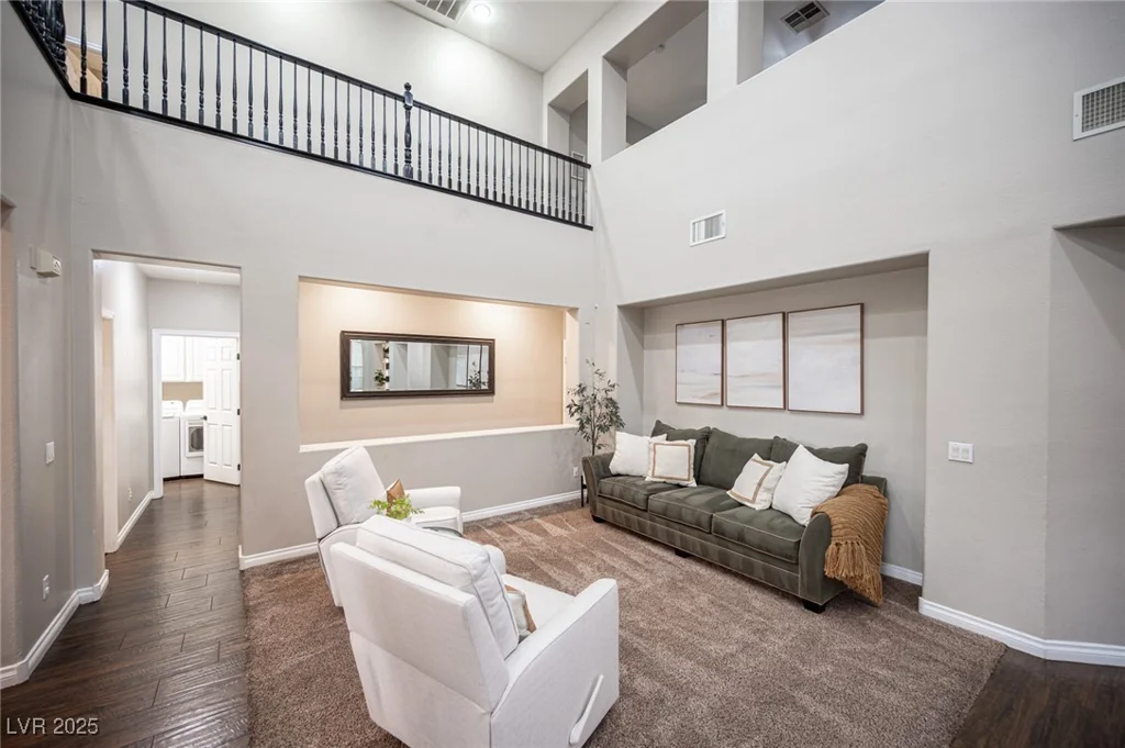 6937 Puetollano, North Las Vegas, NV 89084