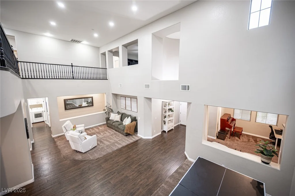 6937 Puetollano, North Las Vegas, NV 89084