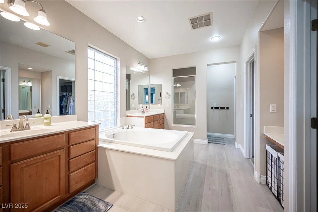 6937 Puetollano, North Las Vegas, NV 89084