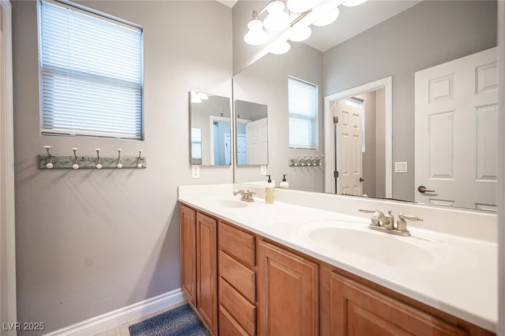 6937 Puetollano, North Las Vegas, NV 89084