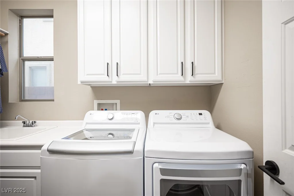 6937 Puetollano, North Las Vegas, NV 89084