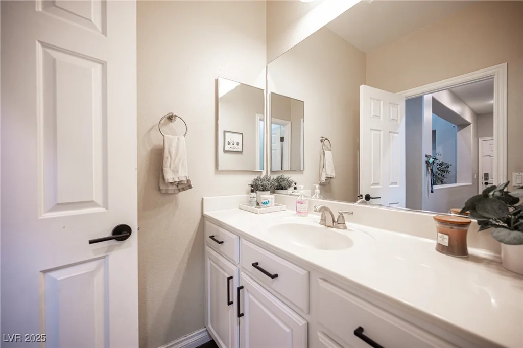 6937 Puetollano, North Las Vegas, NV 89084